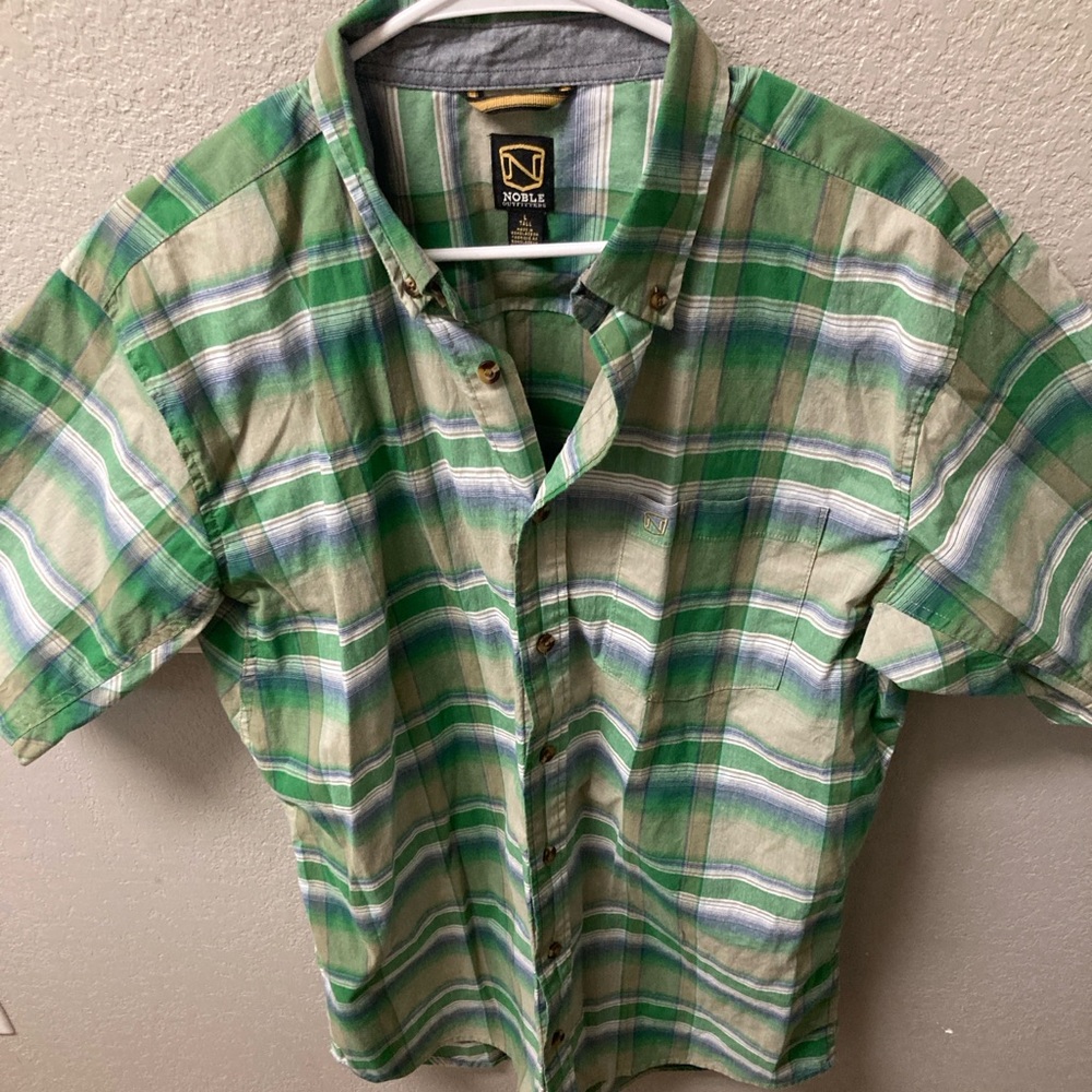 Men’s short sleeve button up dress shirt